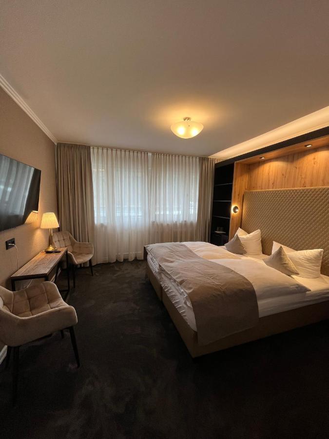 Hotel Zum Faehrturm Меринг Экстерьер фото